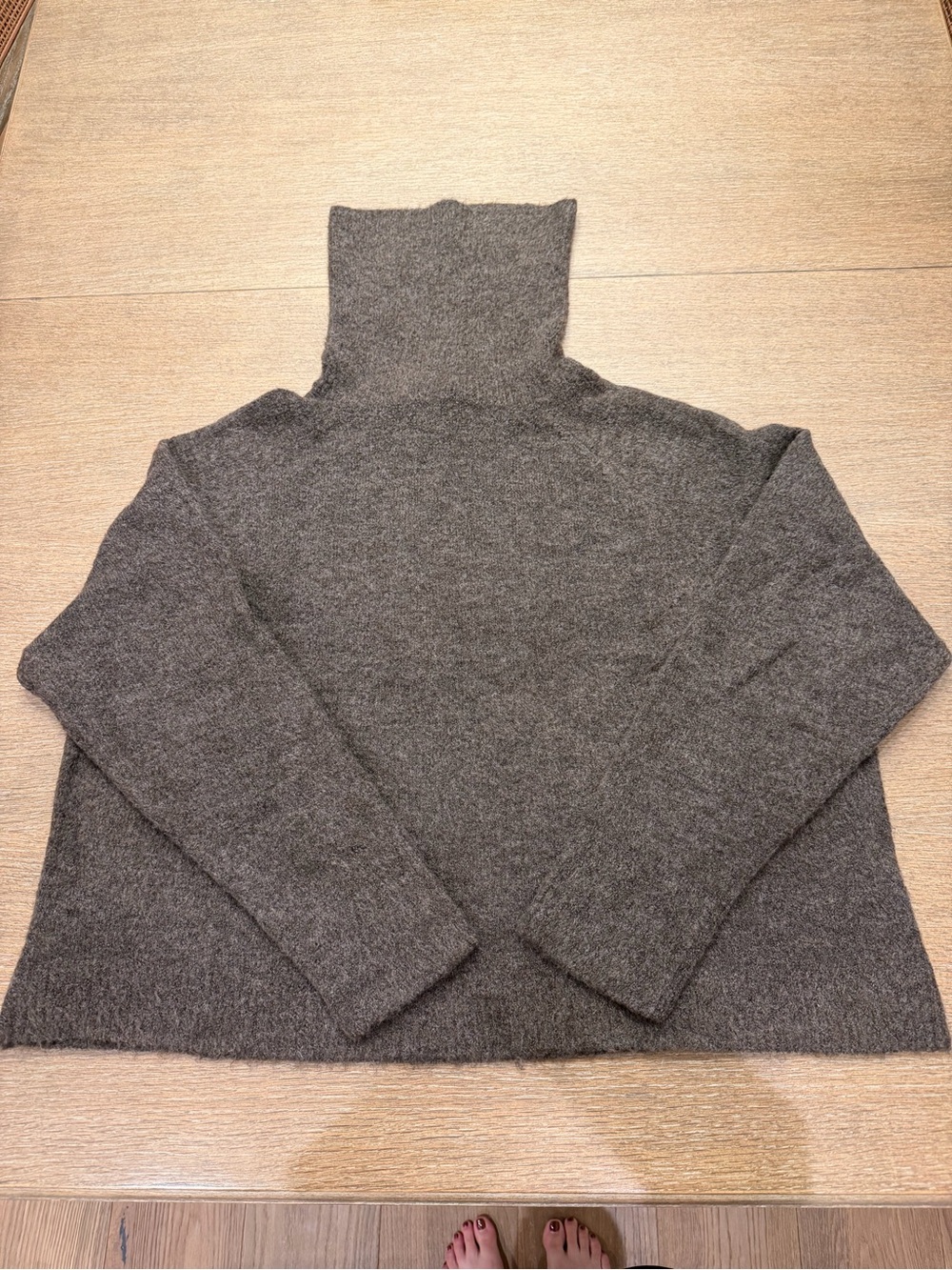 John + Jenn Women’s Brown Turtleneck Sweater